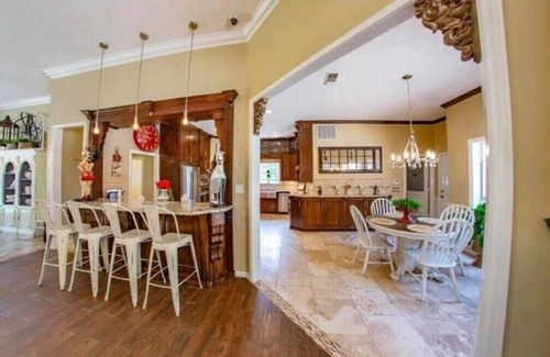 Brookston Casa | Texas Vacation Home with Infrared Sauna, Hot Tub, and more!