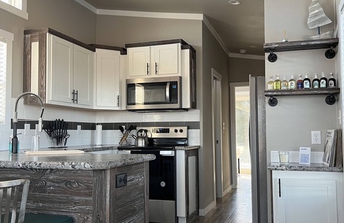 Gordonville Casa | Texoma Getaway - Tiny House on a Cannabis Farm
