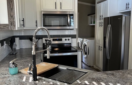 Gordonville Casa | Texoma Getaway - Tiny House on a Cannabis Farm