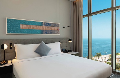 Palm Jumeirah Complejo | Th8 Palm Dubai Beach Resort, Vignette Collection by IHG