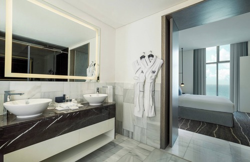 Palm Jumeirah Complejo | Th8 Palm Dubai Beach Resort, Vignette Collection by IHG