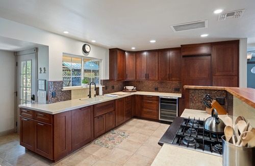 Paso Robles Casa | La propiedad de viñedo tiene capacidad para 6 personas en 23 acres, a 2 millas del centro de Paso Robles
