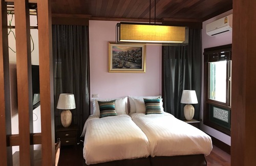 Ratchathewi Cama Y Desayuno | Nuevo hotel (Bed & Breakfast) estilo retro tailandés en el centro de Bangkok