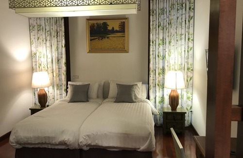 Ratchathewi Cama Y Desayuno | Nuevo hotel (Bed & Breakfast) estilo retro tailandés en el centro de Bangkok