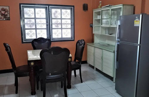 Nanai Road Villa | Villa tailandesa en el centro de la playa de Patong