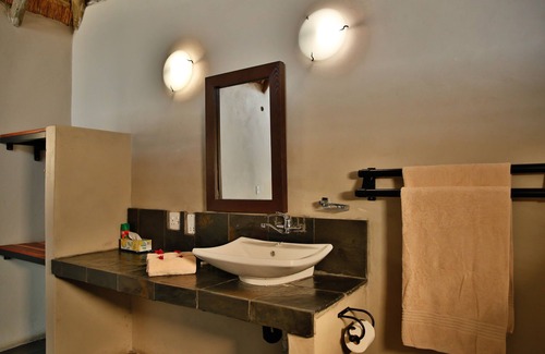 Maun Cabina | Thamalakane River Lodge