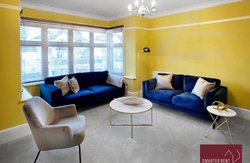 Thames Ditton Apartamento | Thames Ditton 4 Bedroom Detached House