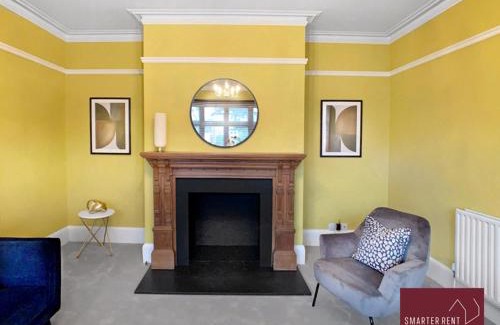 Thames Ditton Apartamento | Thames Ditton 4 Bedroom Detached House