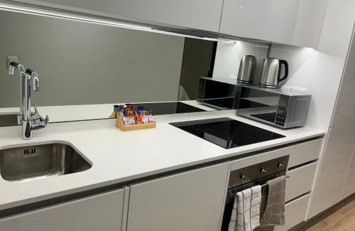 Greater Johannesburg Metropolitan Area Apartamento | Thando's Luxury Stays at Ellipse, Waterfall
