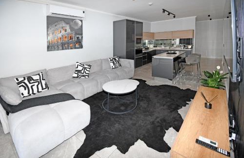 Greater Johannesburg Metropolitan Area Apartamento | Thango Res Ellipse Waterfall.