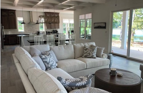 Lake Oconee Casa | Fun In The Sun Awaits You & Your Family! Experience Lake Oconee Waterfront