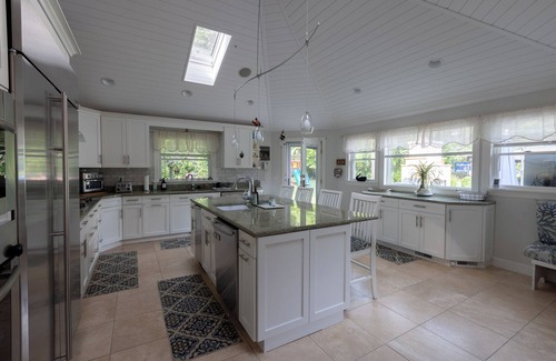 East Quogue Casa | Thanksgiving is around the corner , better book now!!!