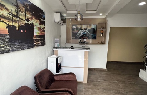 Ikeja Hotel | Thapunchline Apartments & Hotels