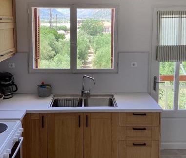 Leonidio Apartamento | Thassa Beach Apartment No1 (with mountain view)