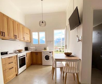 Leonidio Apartamento | Thassa Beach Apartment No6 (with mountain view)