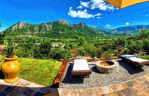 Virpazar Apartamento | That are a combination of modern and traditional, just 5 min from Lake Skadar.
