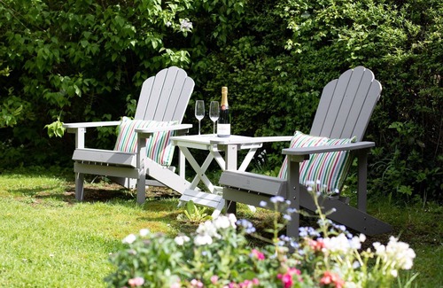 Great Tew Cabaña | Thatch on the Green - Beautiful cottage near Soho Farmhouse. Pet friendly.