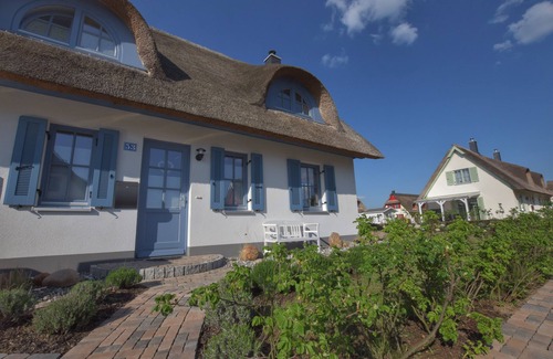 Zierow Casa | Cabaña con techo de paja en la bahía de Wismar