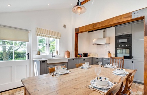 Bures Casa | Thatched Cottage - Tres Habitaciones Casa, Capacidad 4