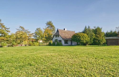 Marlow Casa | Thatched cottage with large garden and fireplace