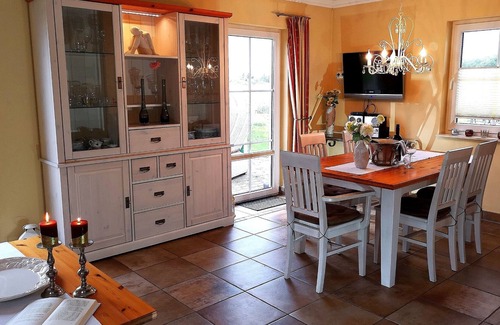 Juliusruh Casa | Thatched cottage, Ruegen, 5 stars, fireplace, view over the water, 3 bedrooms