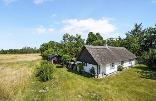 Ørsted Villa | Older thatched farmhouse, approx. 400 meters from the water