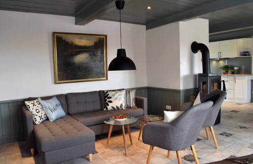 Emmelsbuell-Horsbuell Casa | Thatched roof, fence, WLAN, sauna, fireplace, six persons