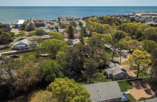 South Yarmouth Casa | Thatcher Seaview & Parkers River Beaches