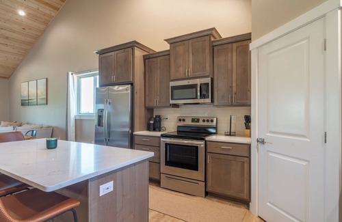 Moses Lake Casa | The 19th Green ~ A private lake house on Legacy Golf Course.