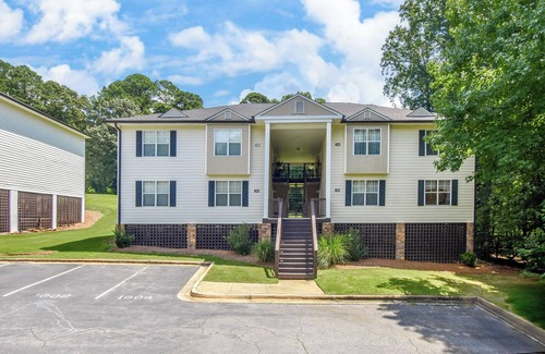 Dadeville Villa | The 19th Hole- Sleeps 6, The 19th Hole- Near Lake Martin- Sleeps 6- Golf Condo