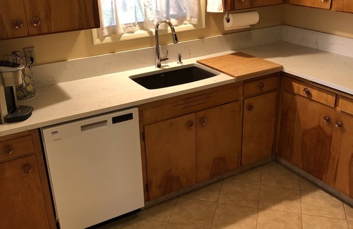 Southeast Salem Casa | The 3 Oaks @ 1133 17th SE Salem by Salemstays.com