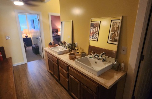 Niles Casa | The 3R NORTHEAST SUITES