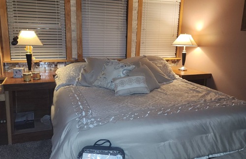 Niles Cama Y Desayuno | The 3R - Rest, Relaxation & Rejuvenation in over 15,000 sq ft can sleep up tp 45