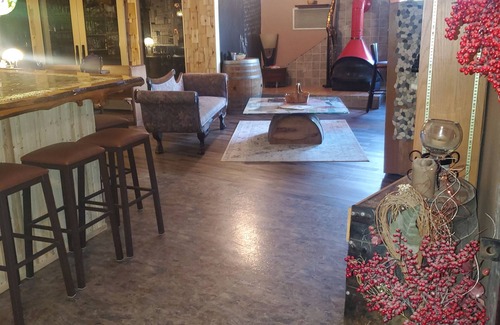 Niles Cama Y Desayuno | The 3R - Rest, Relaxation & Rejuvenation in over 15,000 sq ft can sleep up tp 45