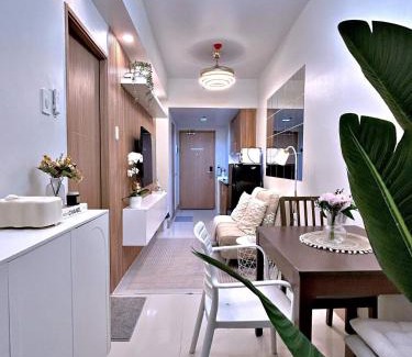 Pasay Apartamento | The 3rd Staycation Near MOA, Airport, with FREE WIFI, Netflix