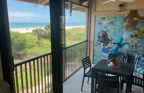Sanibel Condominio | The 5 star Mermaid House beachfront condo reopens. Gulf view from all windows