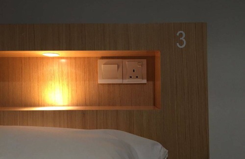 Downtown George Town Hostal | The 80's Guesthouse