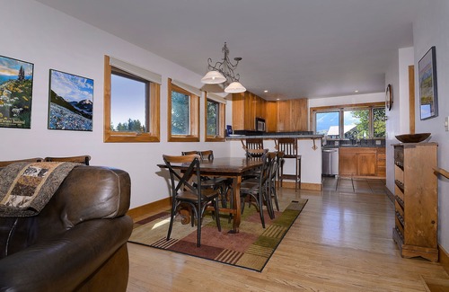 Crested Butte Casa | En el octavo Green del Club en Crested Butte! Mascota amigable.