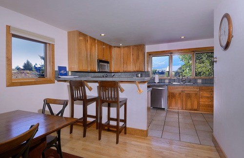 Crested Butte Casa | En el octavo Green del Club en Crested Butte! Mascota amigable.