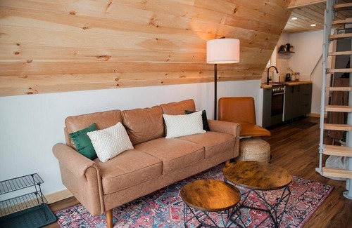 Stamford Cabina | The A-Frame on Pudding Hill - Wood Burning Cedar Hot tub!