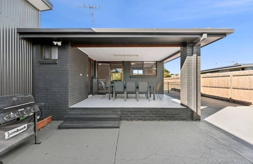 St Leonards Casa | The Absolute Beach Escape For 21