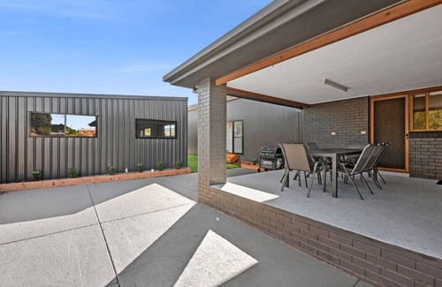 St Leonards Casa | The Absolute Beach Escape For 21