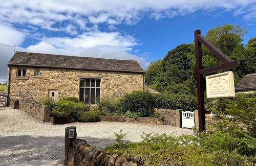 Hope Casa | The Acorn - Award Winning Barn Conversion In Hope Village Near To Castleton