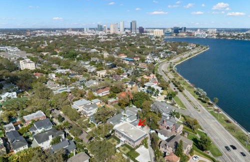 Hyde Park Apartamento | The Adaline Room #5 - Upscale Hyde Park Apartment, 1st Floor, Steps to Bayshore