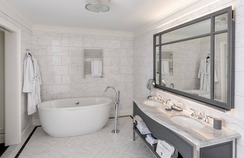 Saratoga Springs Hotel | The Adelphi Hotel