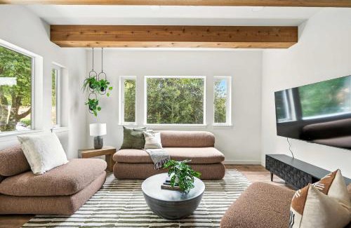 Kerns Casa | The Adelynn - 5BR Luxury in Walkable Portland
