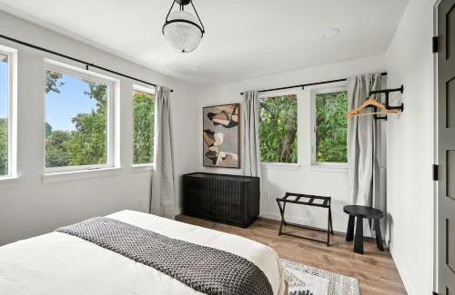 Kerns Casa | The Adelynn - 5BR Luxury in Walkable Portland