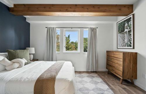 Kerns Casa | The Adelynn - 5BR Modern Luxury - Central Spot