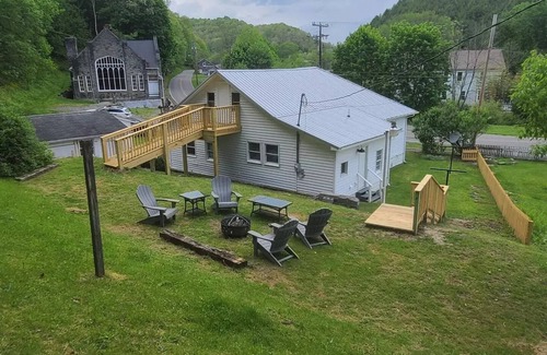 Pocahontas Casa | The Adkins House ATV Lodging