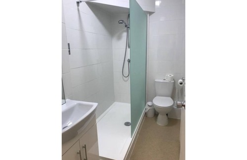 Bracknell Casa | The Admirals Inn Guest House